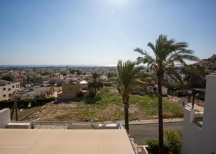 Penthouse Duplex Overlooking The Mediterranean ラルナカ