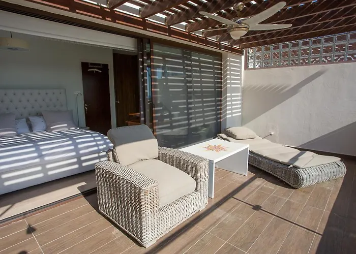 アパート Penthouse Duplex Overlooking The Mediterranean *