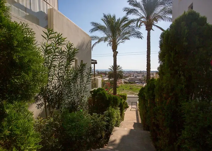 Penthouse Duplex Overlooking The Mediterranean ラルナカ